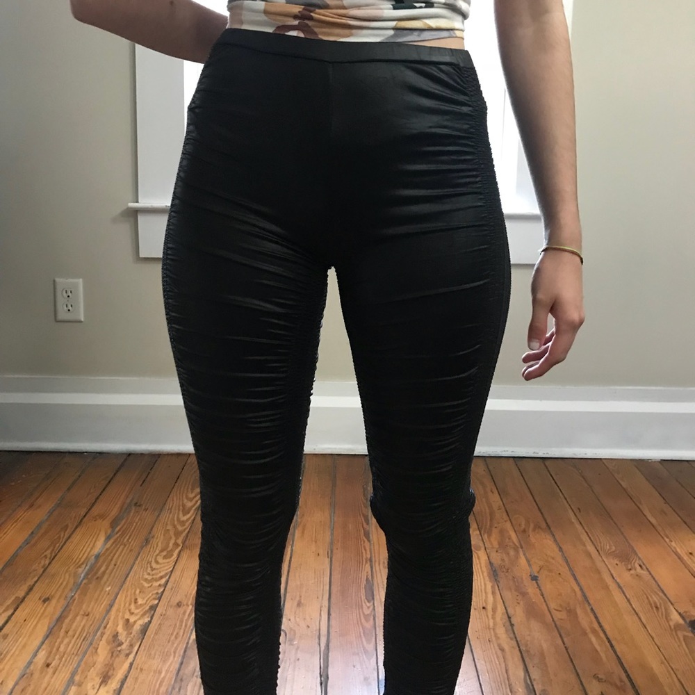 Faux- leather leggins
